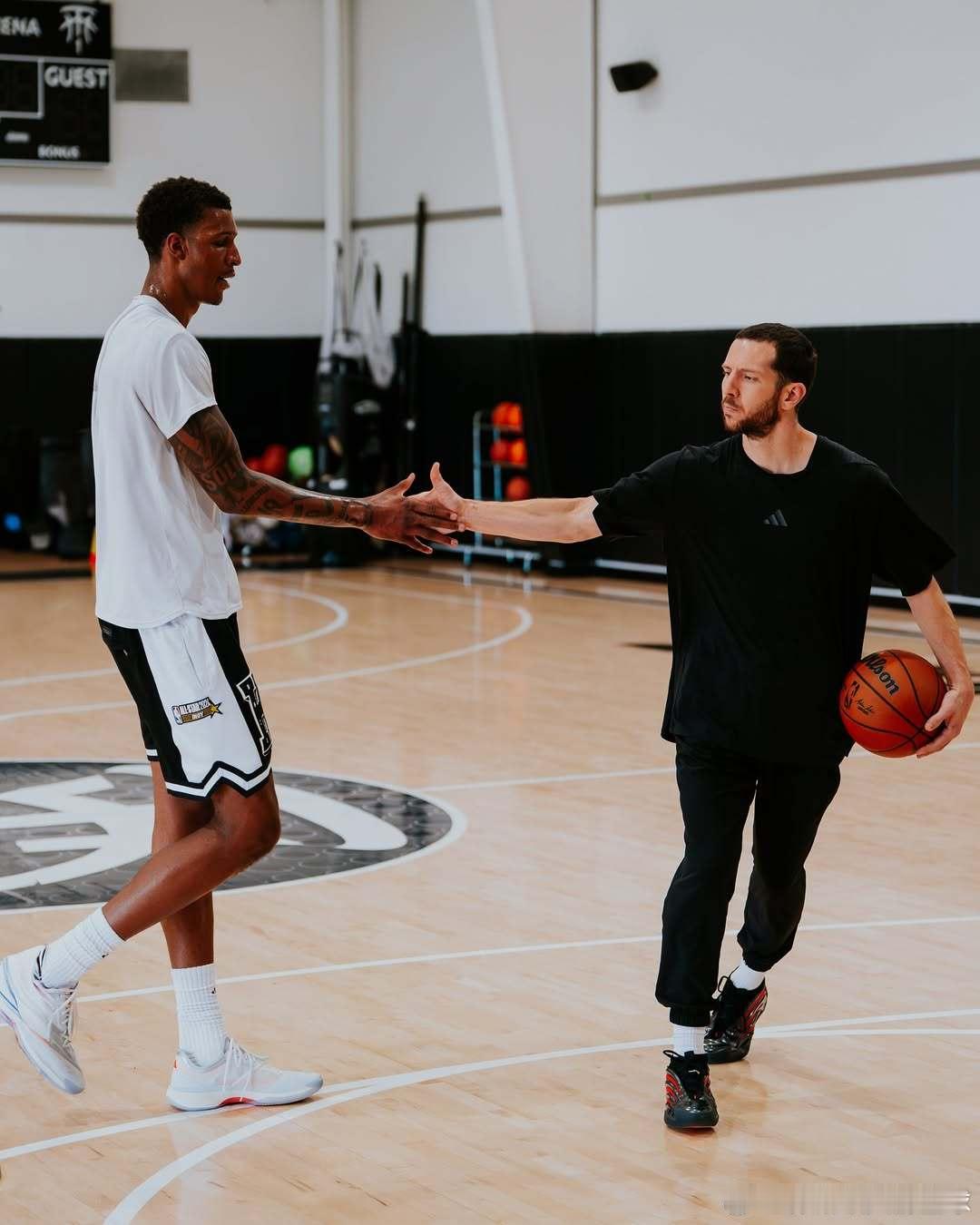 训练师继续晒出贾巴里训练照片📸📸nba季后赛休斯顿火箭步行者vs尼克斯 ​​