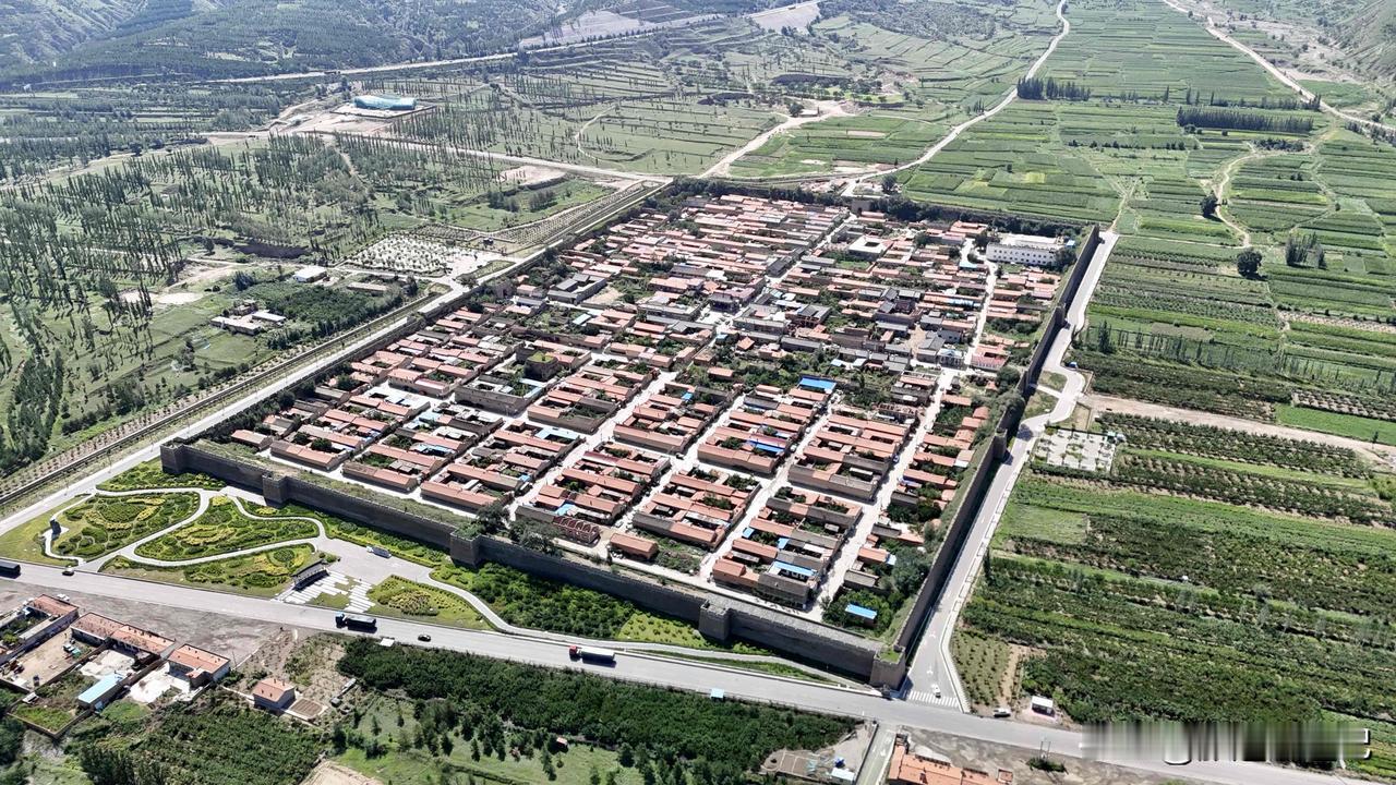 在晋北几千年来的历史故事讲不完，探寻长城的旅行这一站我们来到了雁门关外的广武城，