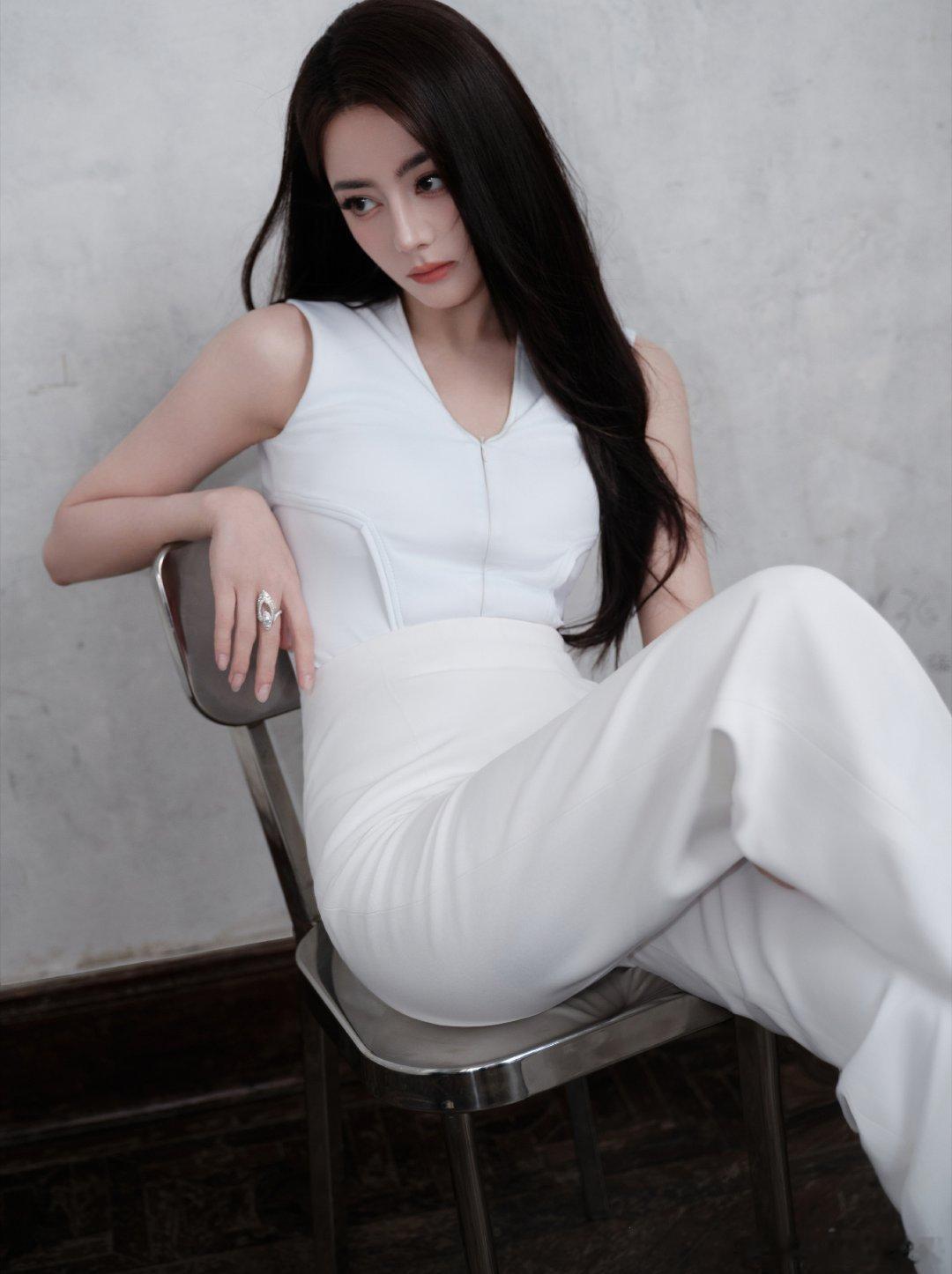 迪丽热巴迪丽热巴钰珑 dlrb 迪丽热巴功夫女足 dlrb 迪丽热巴卫蓝“日子是