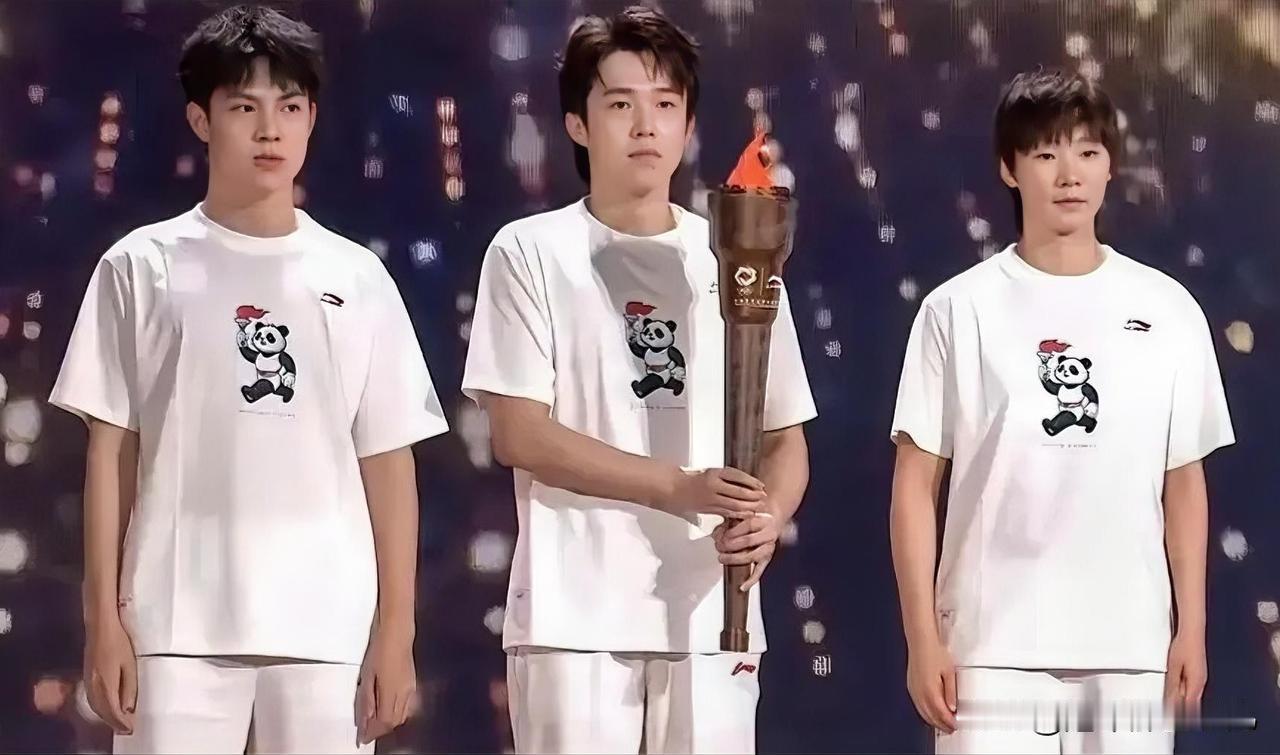 孙颖莎缺席了。在8月3日晚的名古屋亚运会中国代表团领奖装备发布仪式上，原定出席的