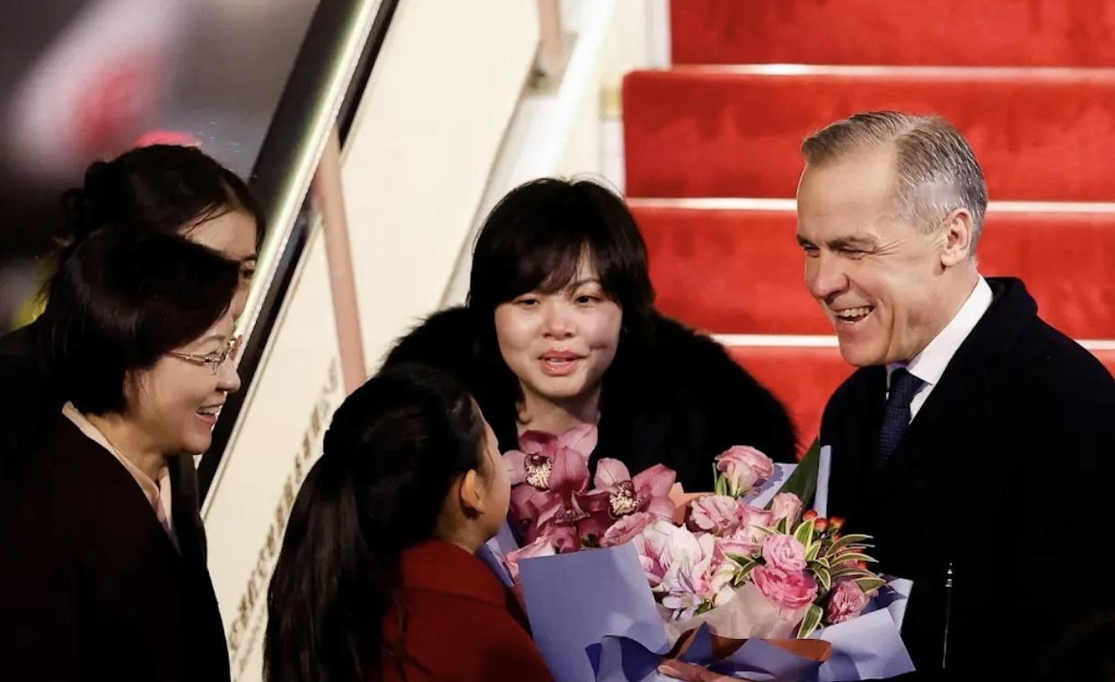 加拿大总理抵达北京