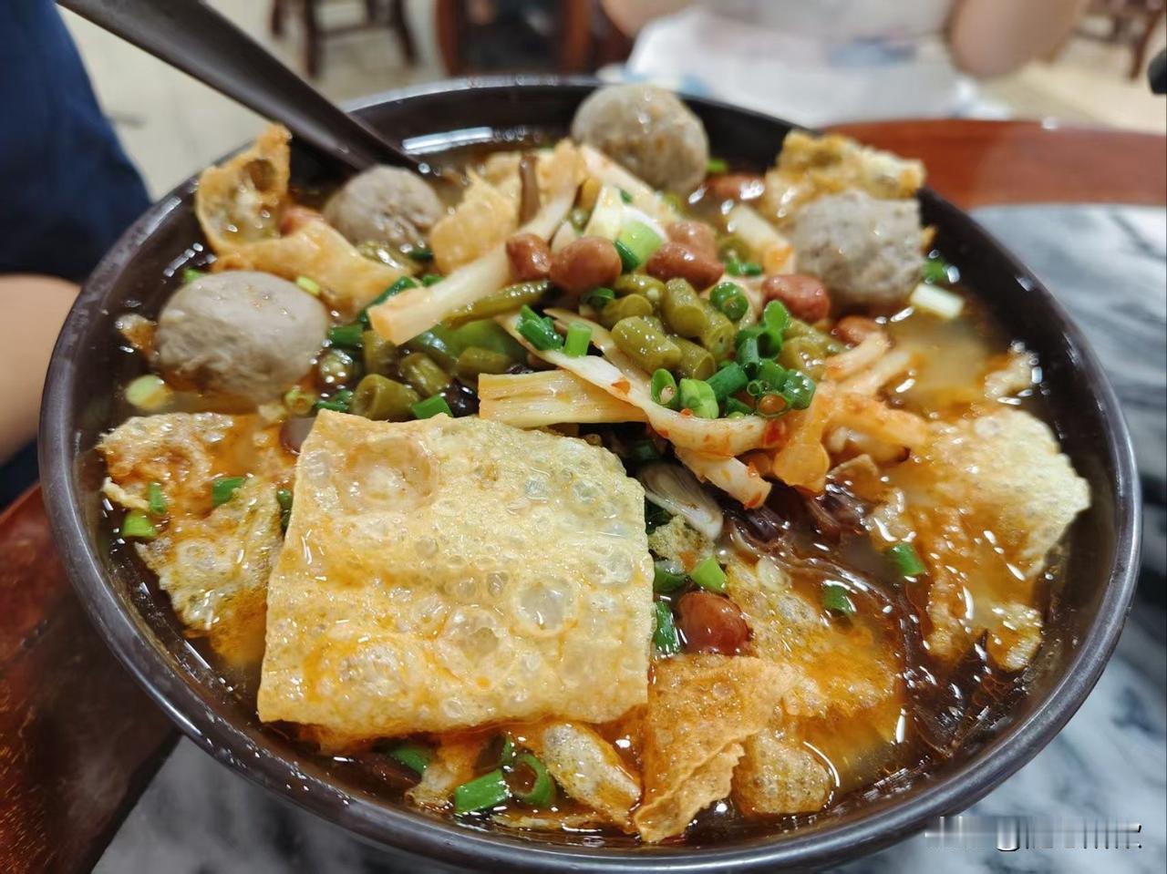 宝子们！谁懂打工人下班的饥饿暴击啊！今天下班路上肚子咕咕叫得跟小闹钟似的，路过一