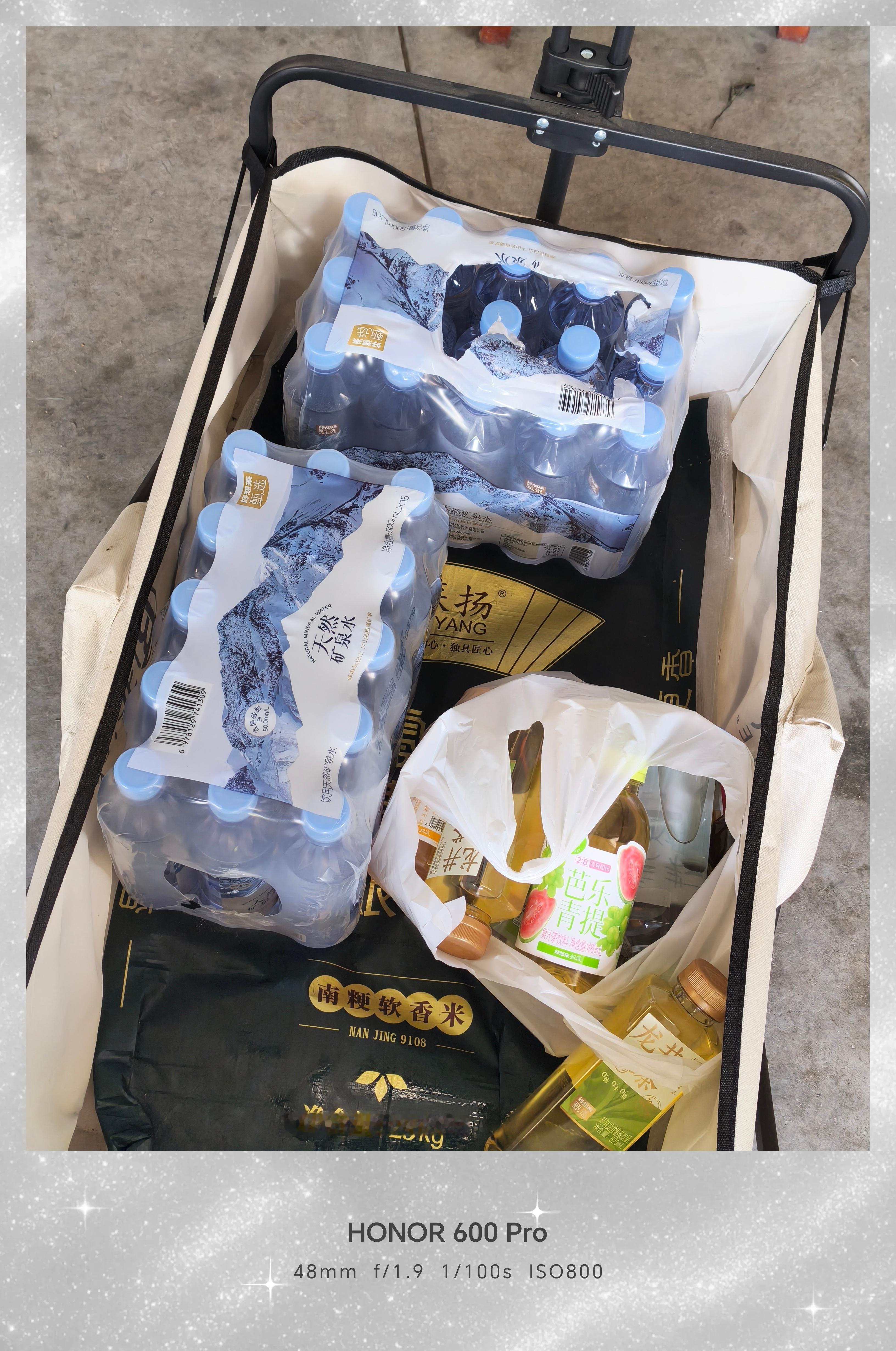 两三天的食材准备好了，我不怕断水，我怕停电一是太热，二是冰箱的东西拍坏了，三是没