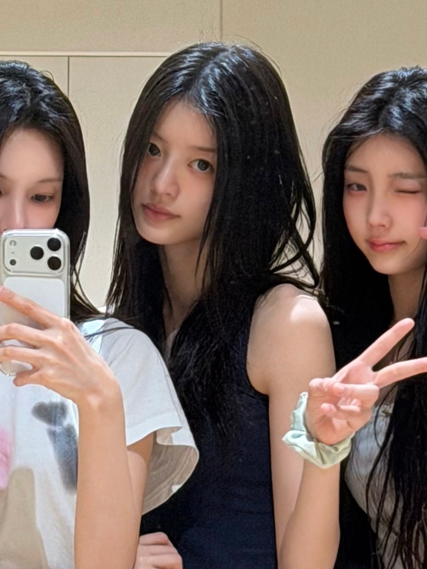 2026 Weverse Con Festival Behind 