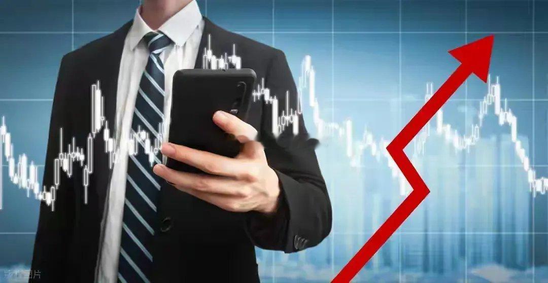 今天让我们没想到的是：大金融的证券板块又出来护盘大盘指数了。这是怎么回事嘛？护盘