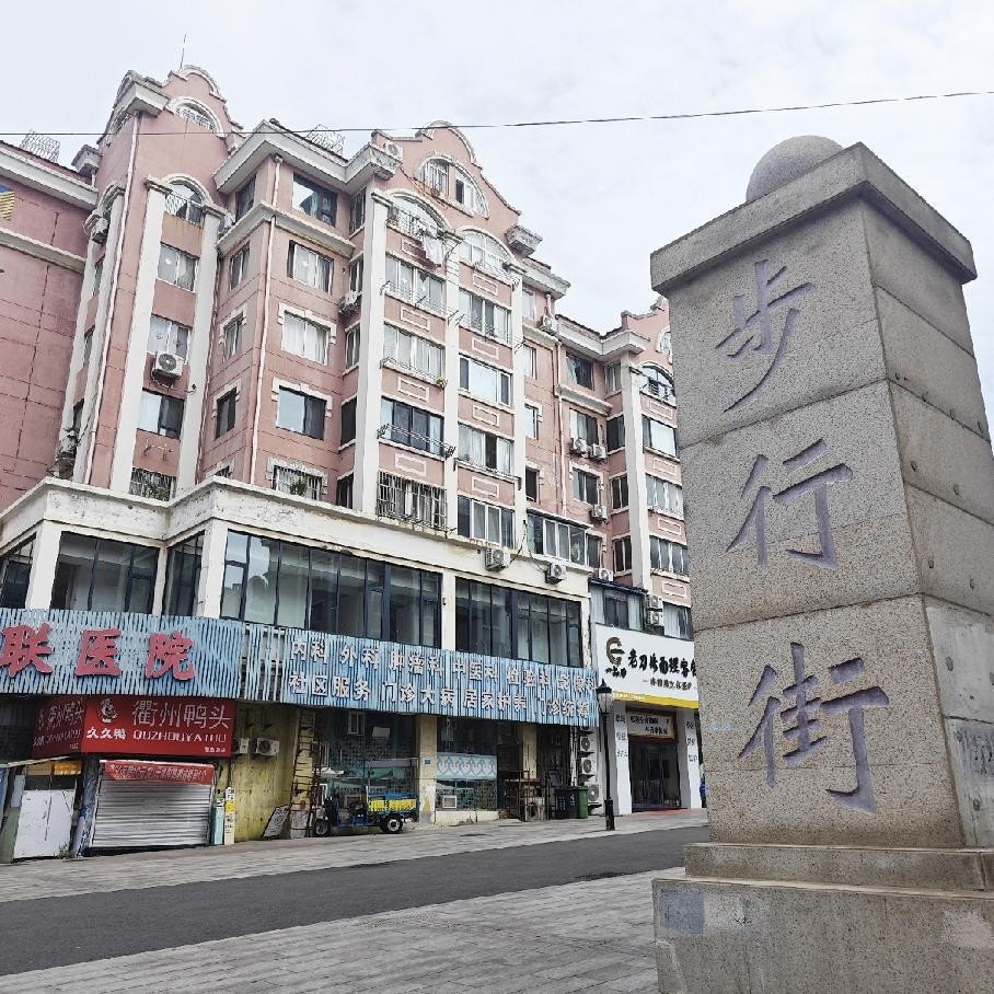 我之所以会来到位于台东步行街的这家小米手机店买手机，主要还是丫爸介绍来的。
因为