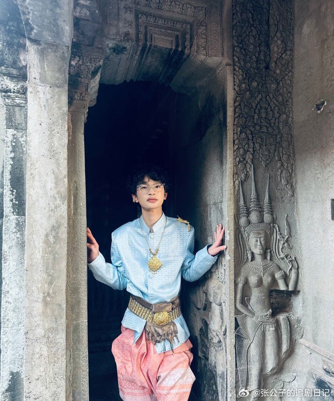 钟美美没有被原生家庭困住钟美美带着伤痕依旧活得自洽小小年纪通透又清醒，就算原生家