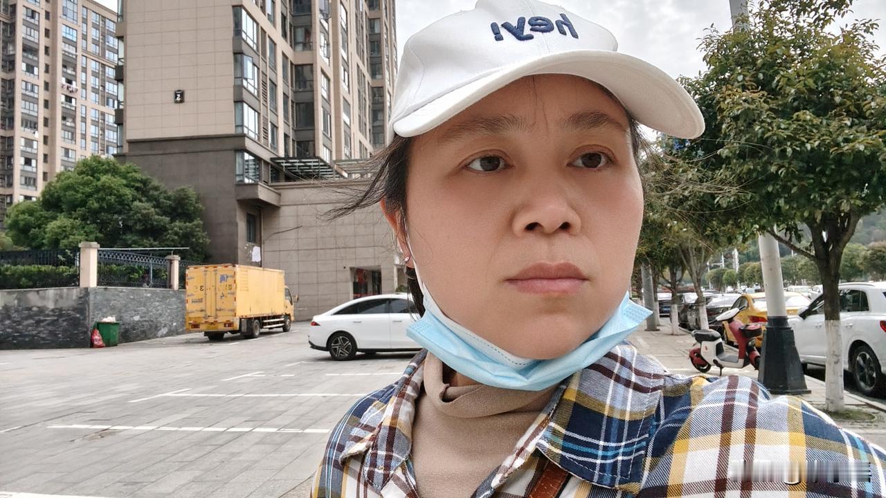 今年40岁，38岁确诊宫颈癌，以前以为得了癌就是生命倒计时的开始。

  其实每