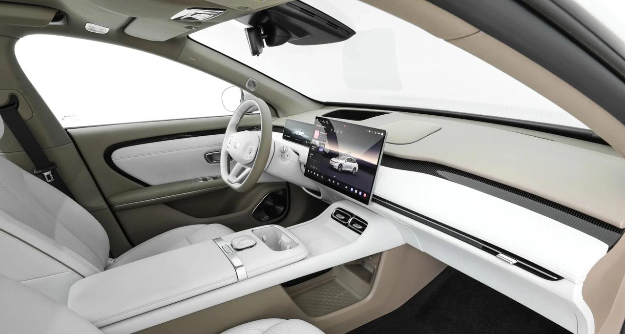 错位兄弟：一个爆款登天，一个不温不火长安启源A06与A07虽同属一个系列，市场境