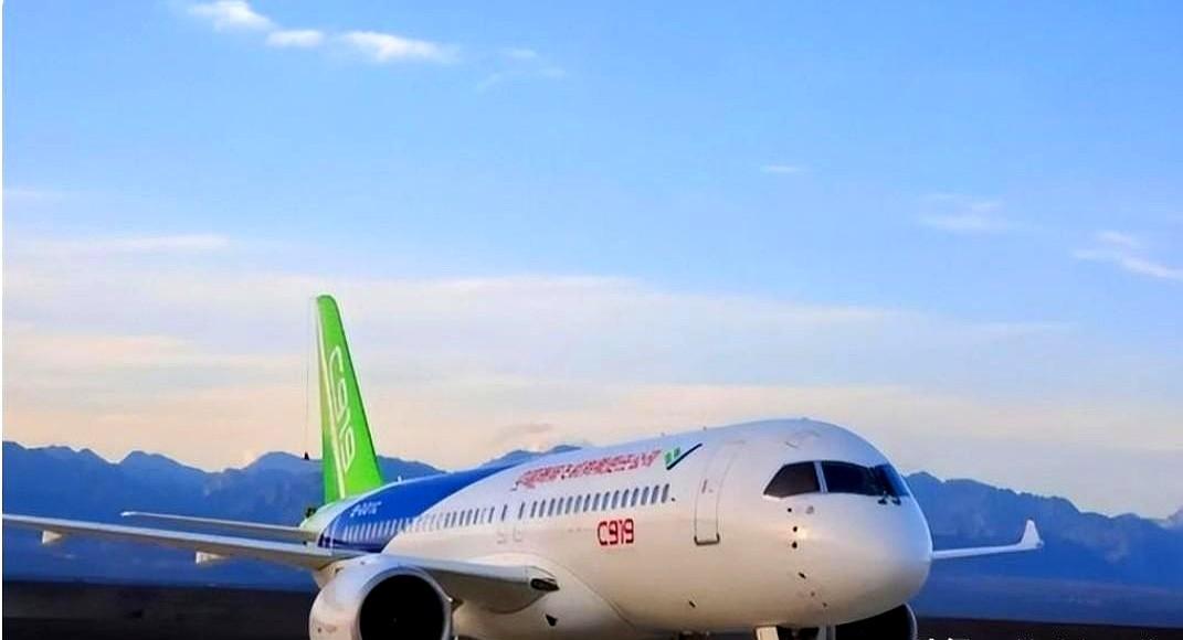 波音和空客这次算是彻底看傻了眼：原以为只要欧美适航证不发，
咱们C919直接把满