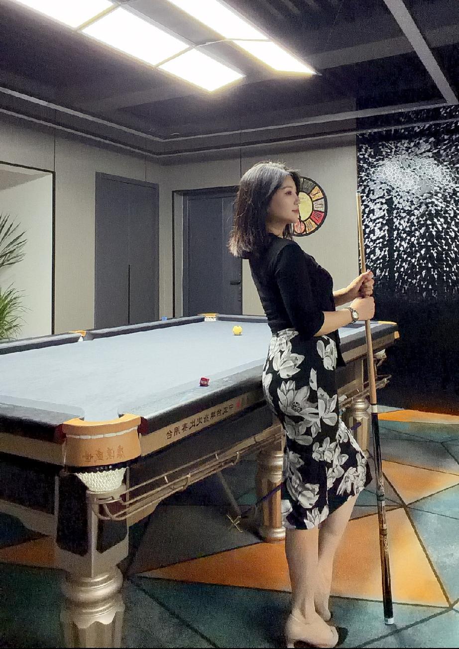 中年女士穿搭分享中年美妇，活出自己。爱玩就去玩，爱穿搭就去穿搭，爱旅行就去旅行，