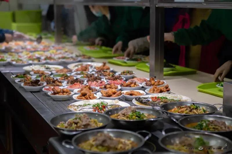 南理工暖心饭卡：九年无声守护传递温暖

饭卡余额怎么变多了？南京理工大学的学生们