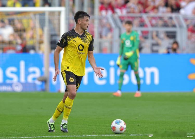 据阿根廷媒体TYC报道，切尔西考虑召回安塞尔米诺。安塞尔米诺本赛季被切尔西外租至