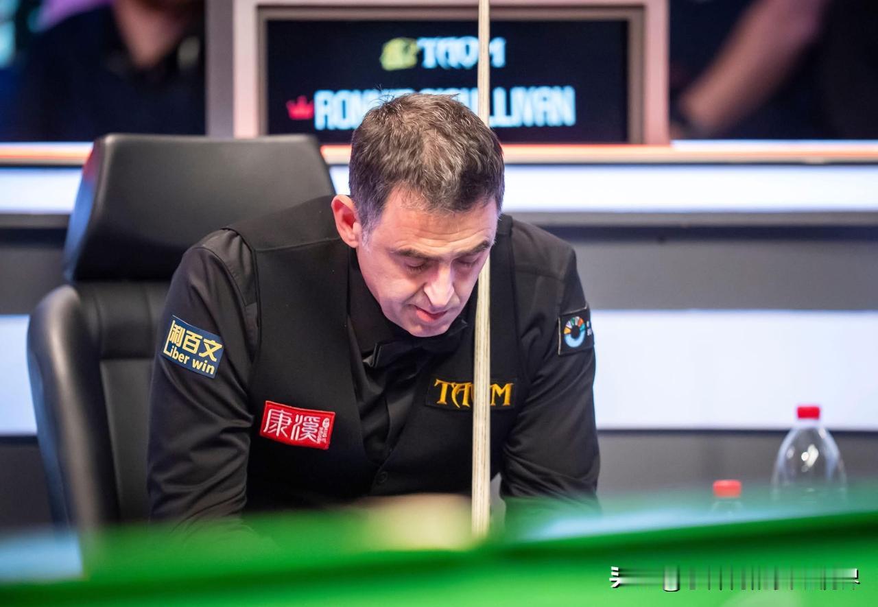 近日多名顶尖斯诺克选手一致认为，现有的“无意识救球”规则存在严重缺陷，应当修改。