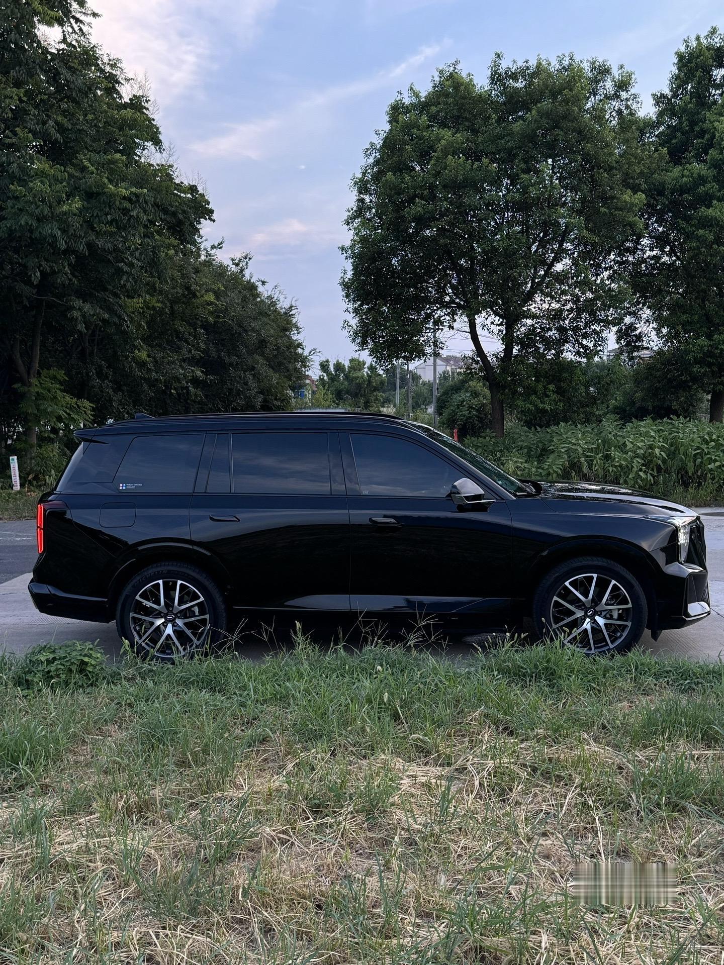 家车献丑、原图直出，这下你可别再说之前车帅是因为调色调出来的了吧，一直都很帅！