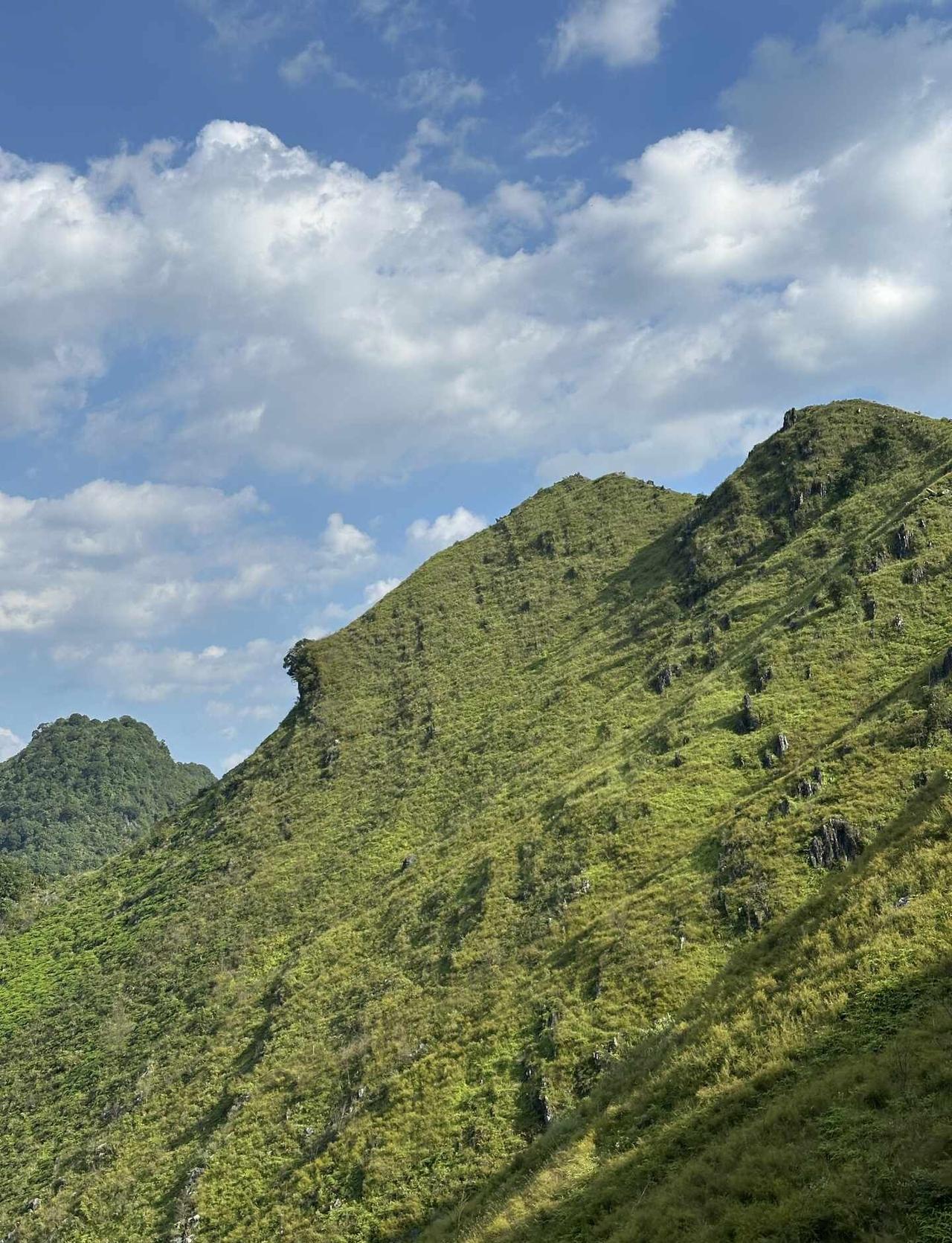 马山内王|风景友好，新手哒捏❌
误打误撞来的马山内王，上山前翻了很多攻略，都说新