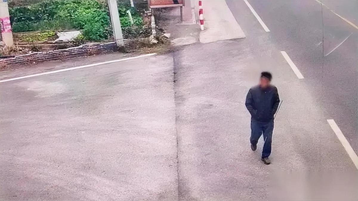 王安顺的遗书，差点把岳母吓瘫。

但他没轻生——

是走了22天，从湘潭“爬”回