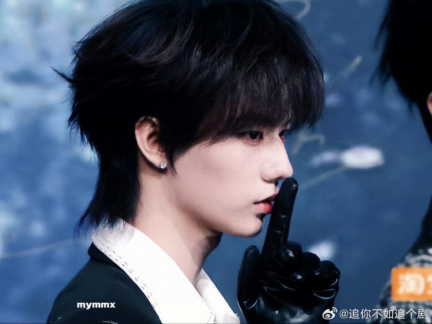 张子墨cos纪律委员 谁被张子墨红毯的嘘声可爱到！沉浸式 cos 纪律委员，全程