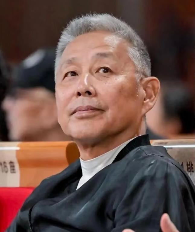 陈道明曾对女儿说过一句狠话：“宁可嫁一个没文化的，也别碰那种有文化的‘伪君子’。
