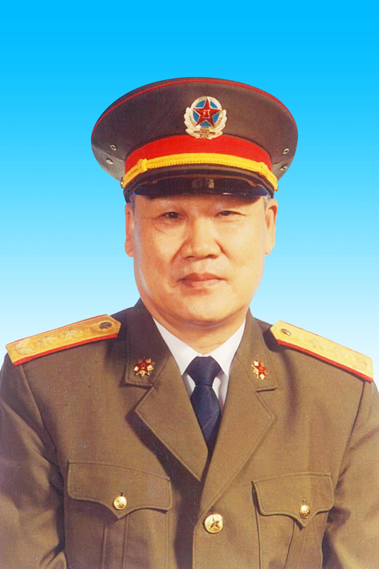 他是河北深州人，1938年参加八路军，是一名参加过抗日战争的老八路，从冀鲁豫军区