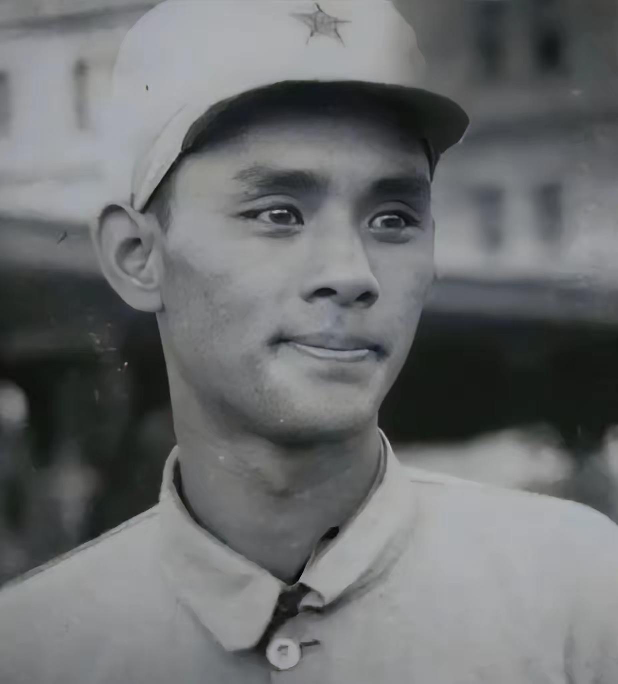 1946年，兰格庄阵地，神枪手魏来国击毙70多个敌人后，被敌人一枪“诱”出战壕，