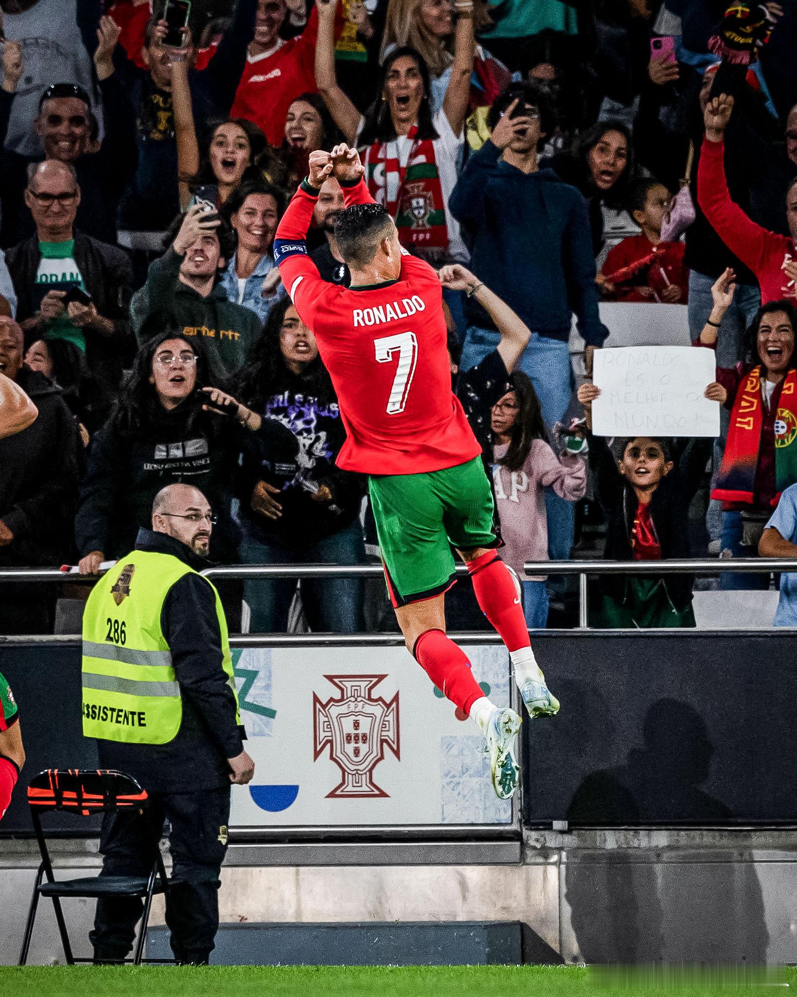 还差99球⚽最近状态太好了吧[求关注][求关注][求关注] ​​​