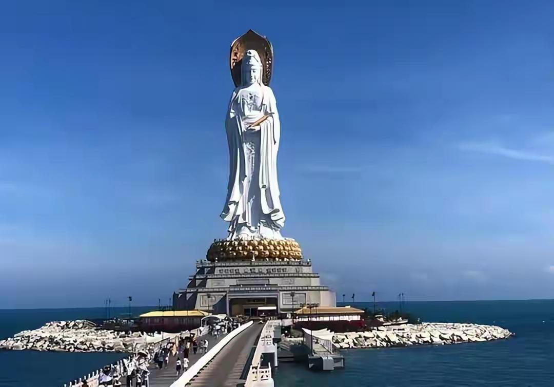 深夜十一点四十三分，张晖一个人开着电瓶车，消失在南山的黑夜里。没人知道他为什么要