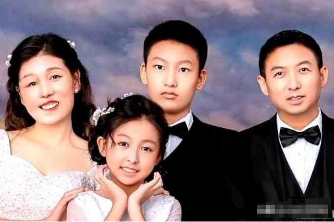 北大法学学霸陈长志不顾亲友阻拦，在2007年毅然迎娶了，脸部被大火灼伤、学历悬殊
