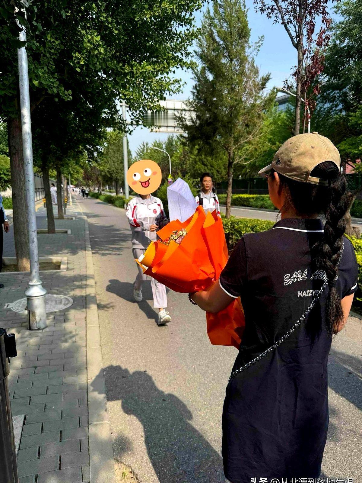 随着下午3:40分考完道法，北京中考收官🔚

不过要说最难忘的 还是这帮孩子互
