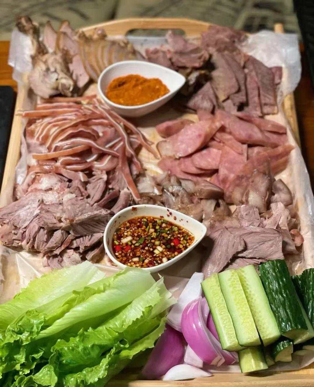 [玫瑰][握手]朋友难忘，亲情难舍，缘份难遇，真诚难得。感恩相遇！让我们:回忆快