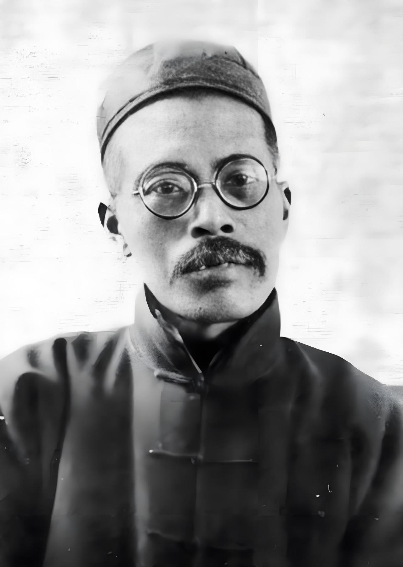 王国维做过半年“帝师”，即南书房行走，给溥仪讲学。
1923年，溥仪早已退位，但