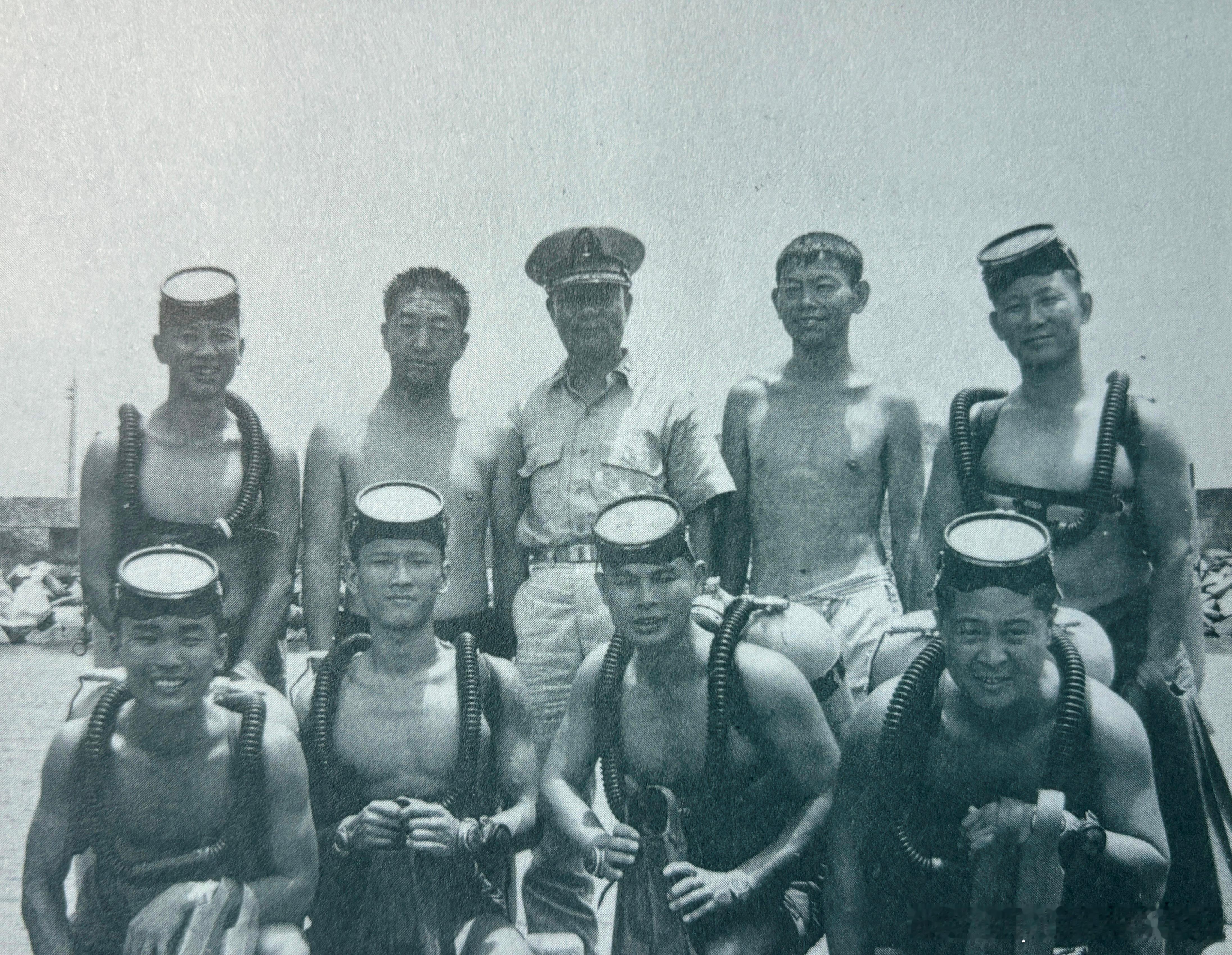 1965年台湾潜艇干部训练班爆破队专科训练-水肺之一军事历史全触达 ​​​