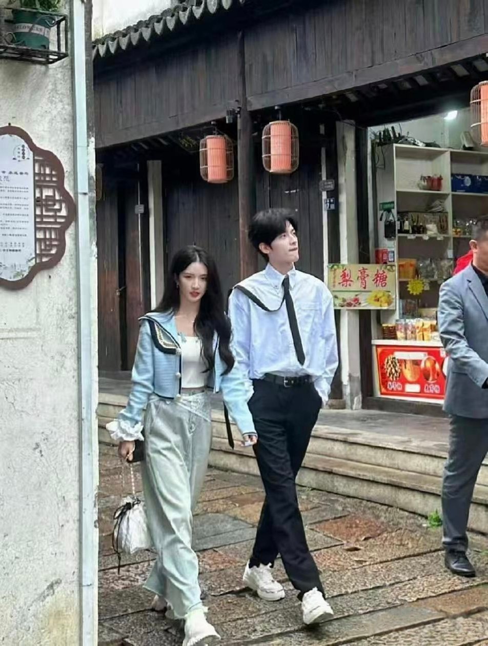 《难哄》拍早啦，这才是我理想中温以凡和桑延的样子，太贴合我心中所想了 