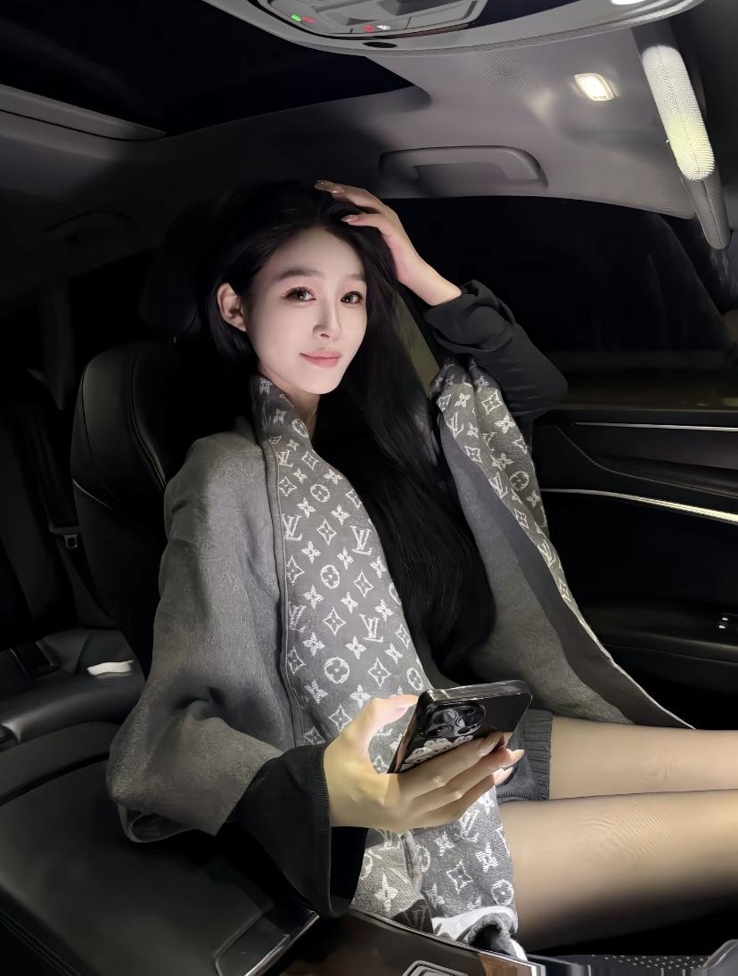 你所在城市现在有多冷西安最近的温服有点乱。大中午出太阳的时候，穿短袖都不冷！一到