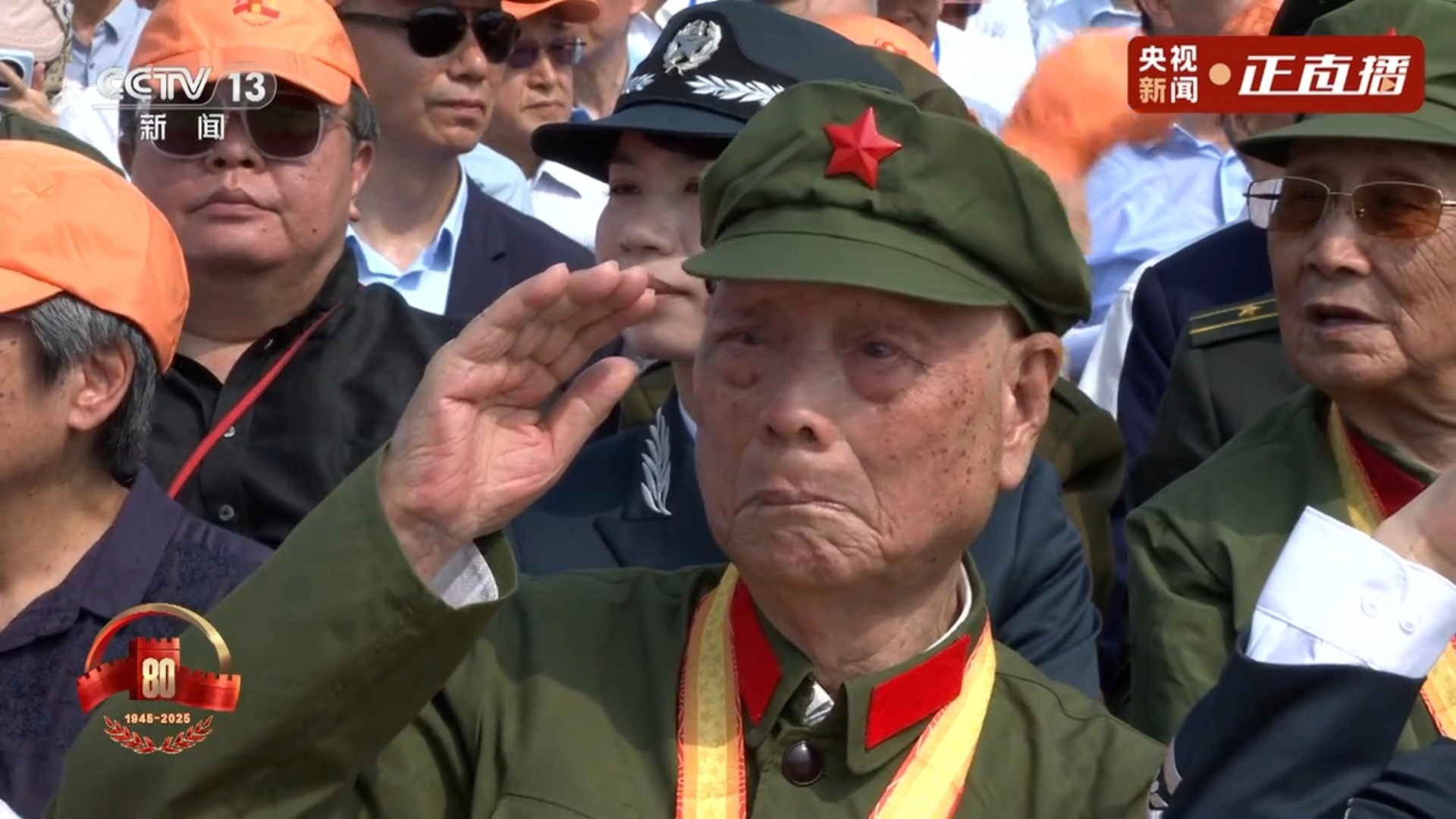 九三盛大阅兵看的热泪盈眶[心]看得安全感满满祝福祖国祖国繁荣昌盛致敬胜利！🇨?