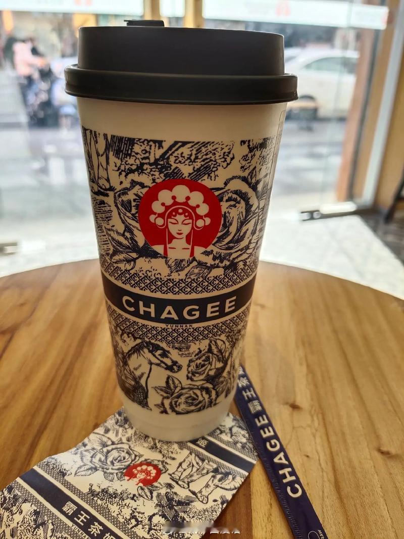 霸王茶姬咖啡因风波需科学判断看待霸王茶姬咖啡因争议，需跳出情绪陷阱，回归科学判断