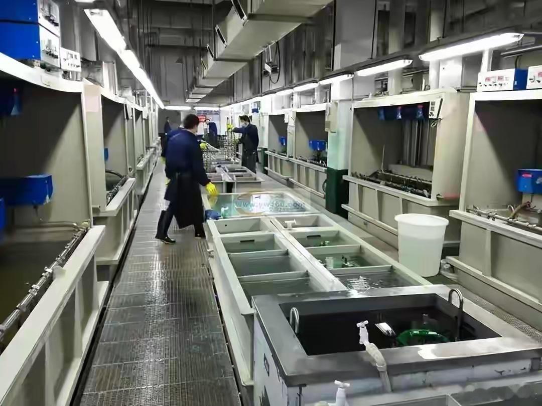 她白手起家赚了800亿，因崇拜许家印大搞房地产，最后负债469亿！ ​​​