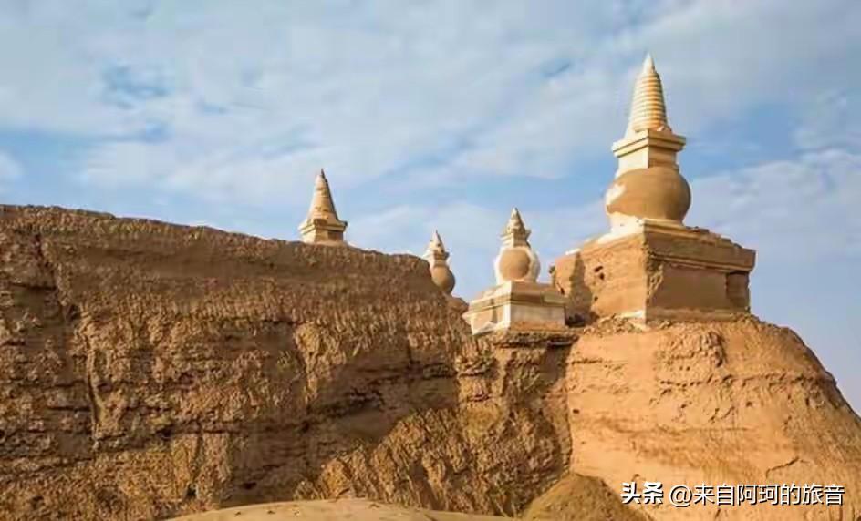 说实话，我从小到大一直以为维吾尔族天生就是信伊斯兰教的。直到前段时间去新疆旅游，