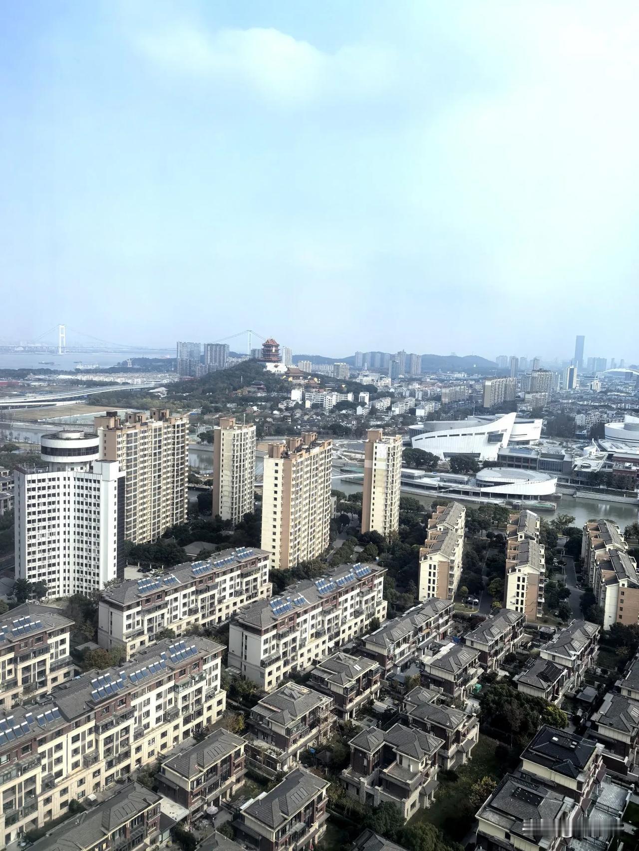 江阴，我承认民富水平是全国顶流的，但是城建，我只能说配不上江阴的富裕。入住江阴温