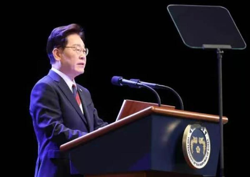 正义的清算
 
8月15日，在韩国光复81周年之际，韩国总统李在明宣布，重启对日
