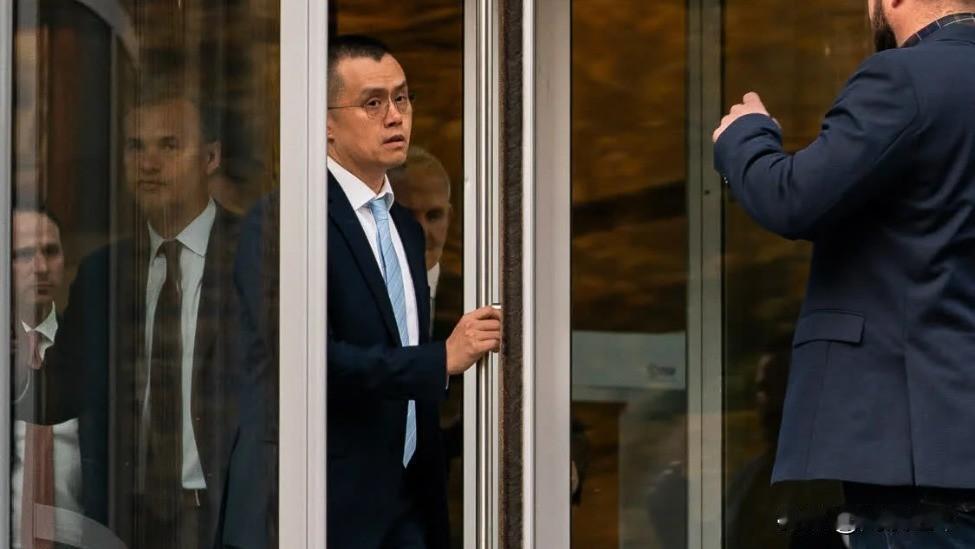 抢劫和有钱能使鬼推磨成了朋友？特朗普赦免赵长鹏。这是特朗普为下台以后铺路，可以合