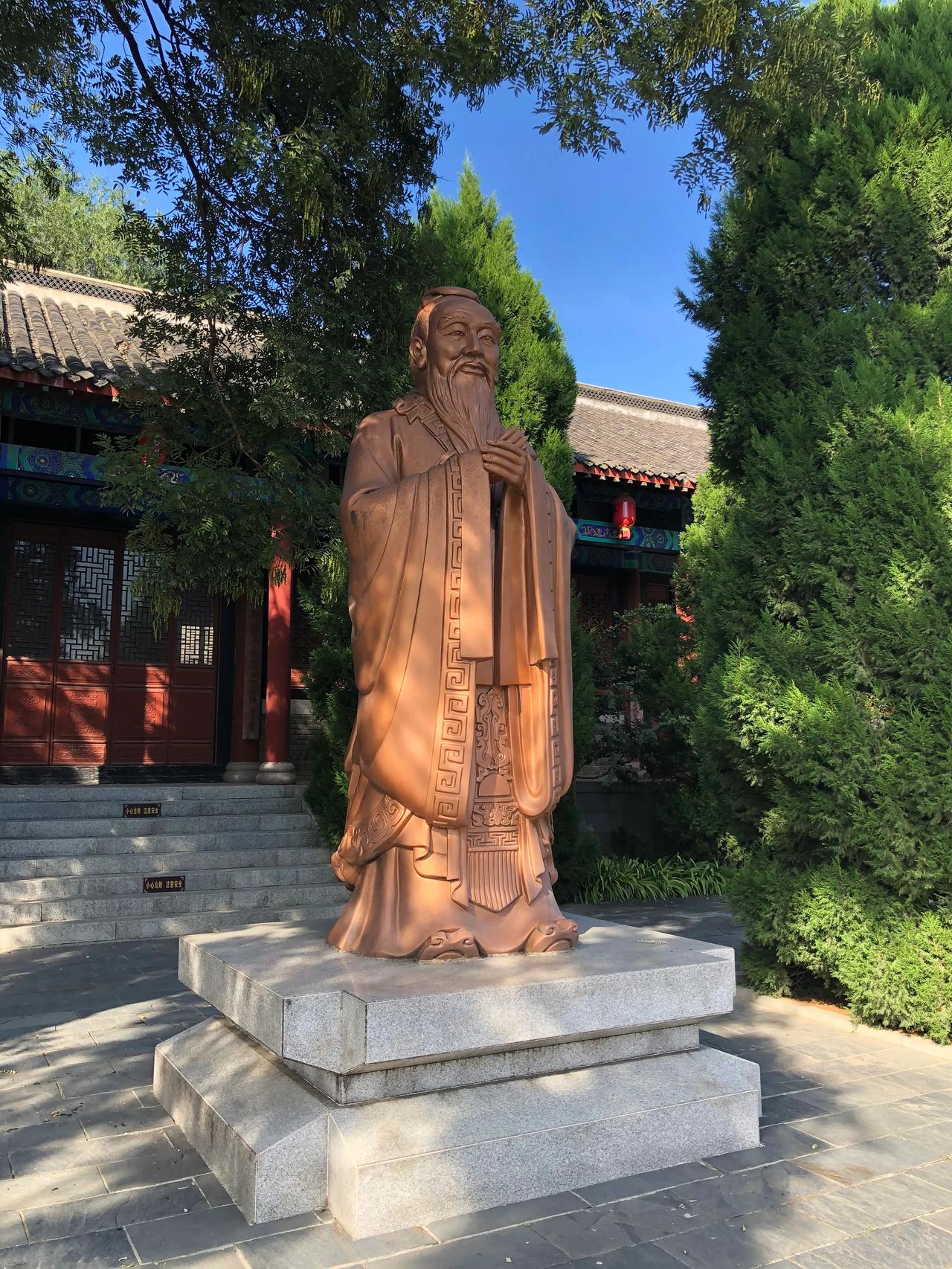 头条不会让我们挣到钱的，你写一周最多挣一分钱，开始的时候它鼓励你上来写，来看，于