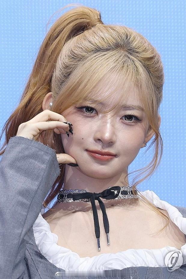 IVE安宥真、金秋天、张元英、LIZ、直井怜、李瑞今日回归发布会新闻图 