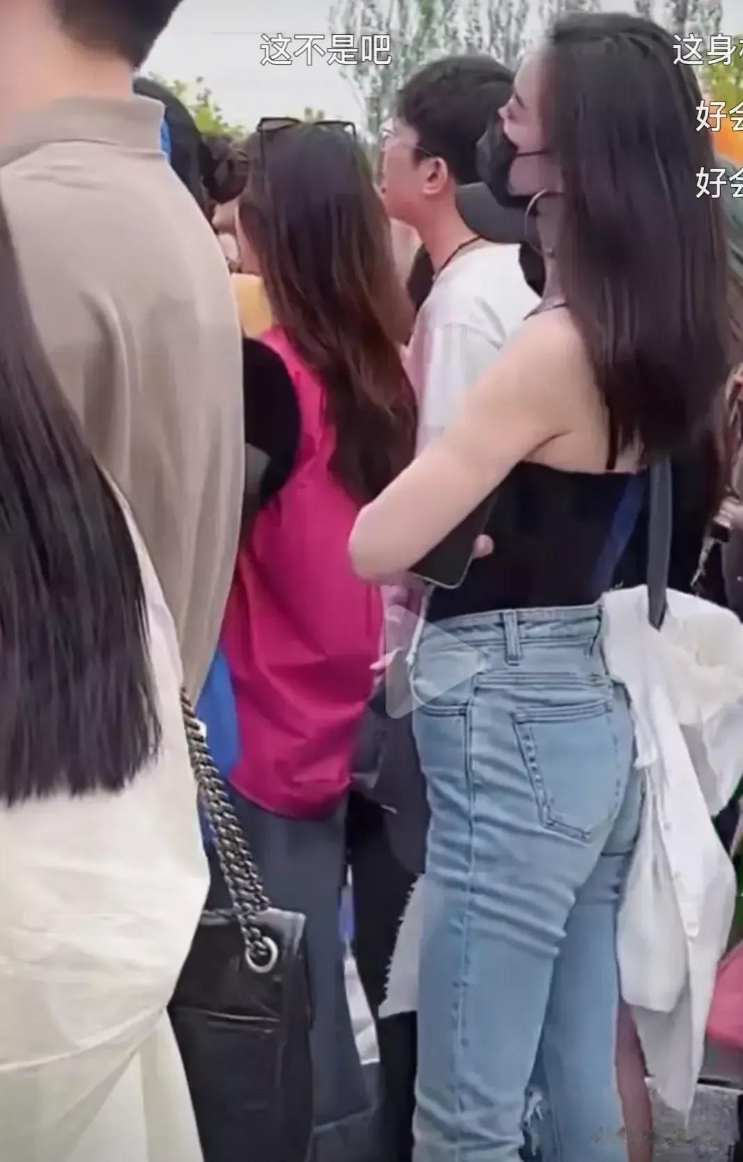 倪妮不愧是娱乐圈最性感的女人，不管她穿什么服装，都可以把女性的性感丰满美给展现的