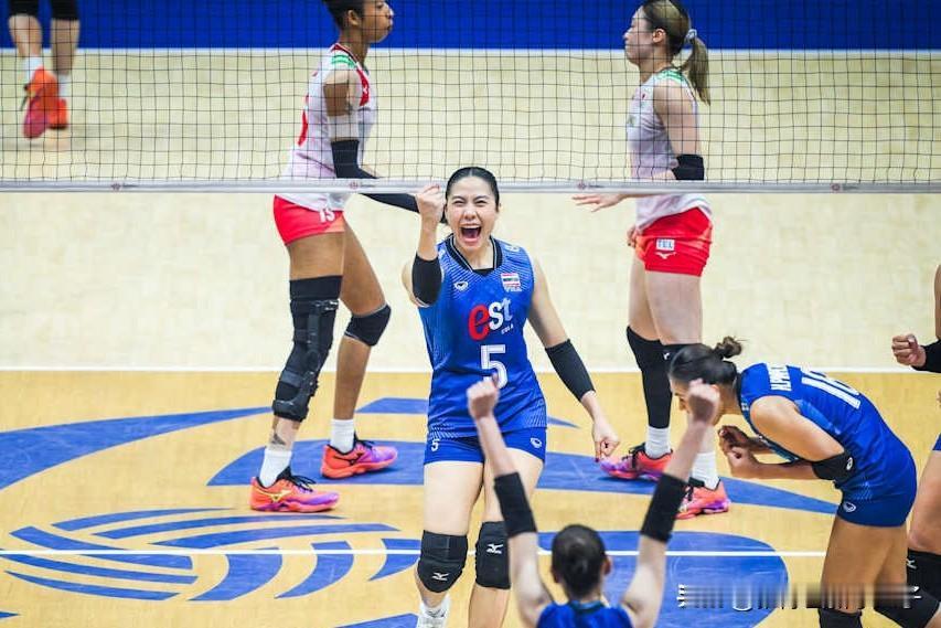 冷门来了！世界第17掀翻世界第6，泰国女排3-1击败日本女排，晋级决赛！中国女排