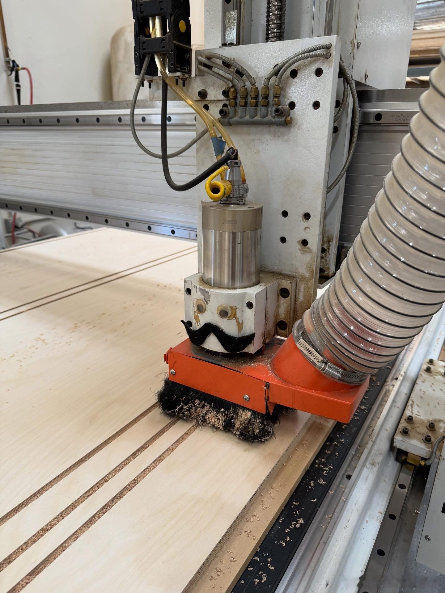 B型房车保温也就这样了，没有太特别的强化方法 