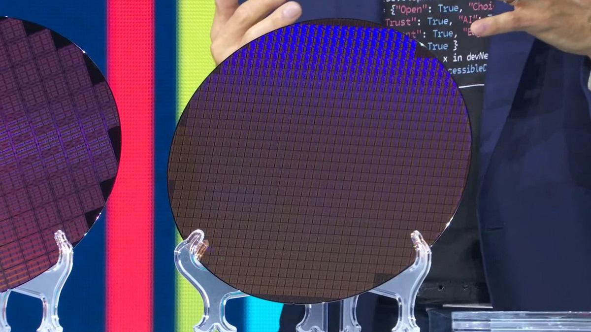 【英特尔Arrow Lake放弃采用Intel 20A工艺】今天，英特尔宣布，A