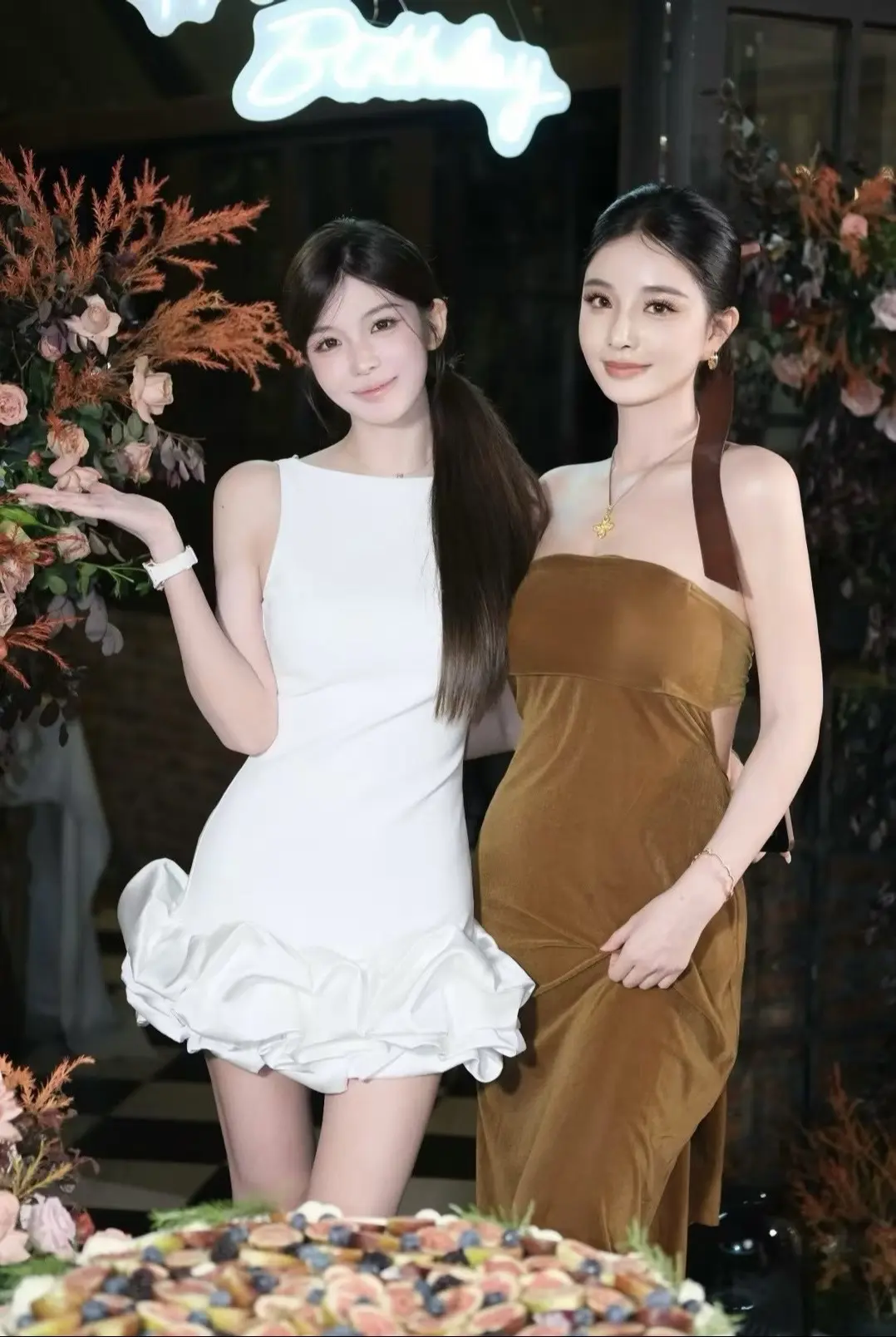 美女云集。那晚美女真的超级多～