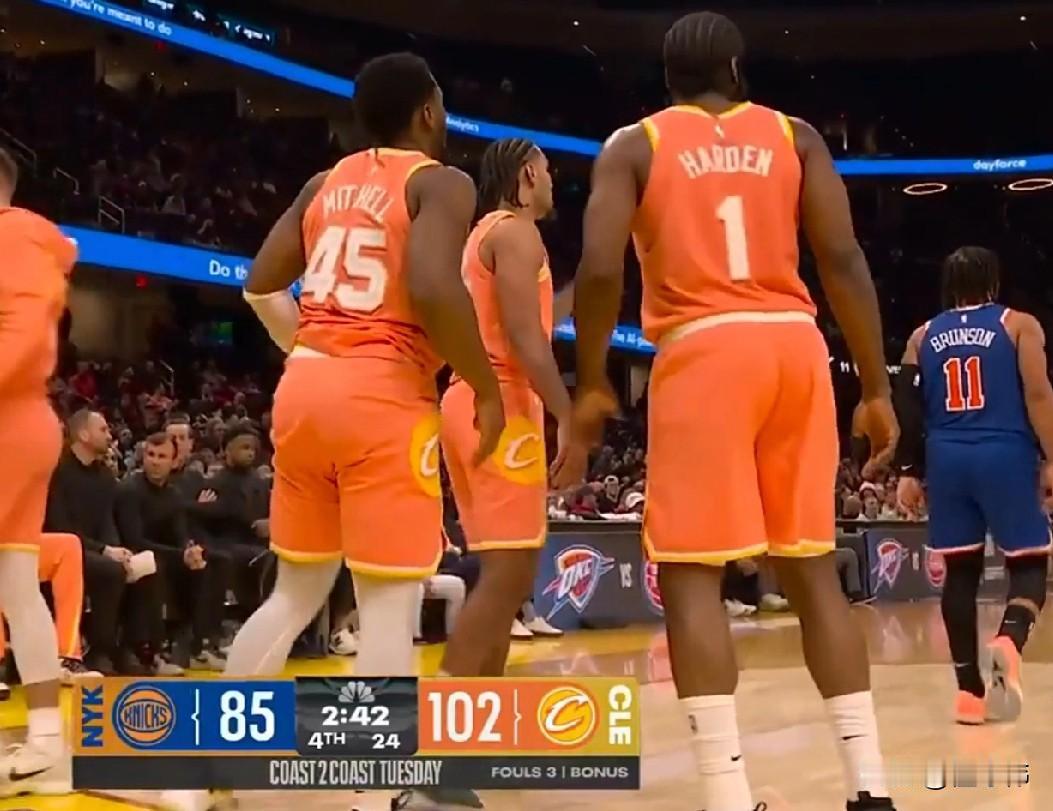 登哥真的好！米切尔谈哈登：

“哈登说我很无私。”

“很感谢他。”

“其实哈