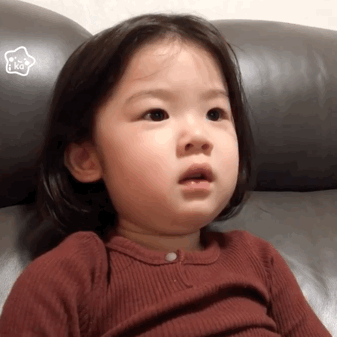 好烦咯噔姐“我以为我能爱你很久很久”“现生快乐”“爱别人前先爱自己”“晚安我的爱